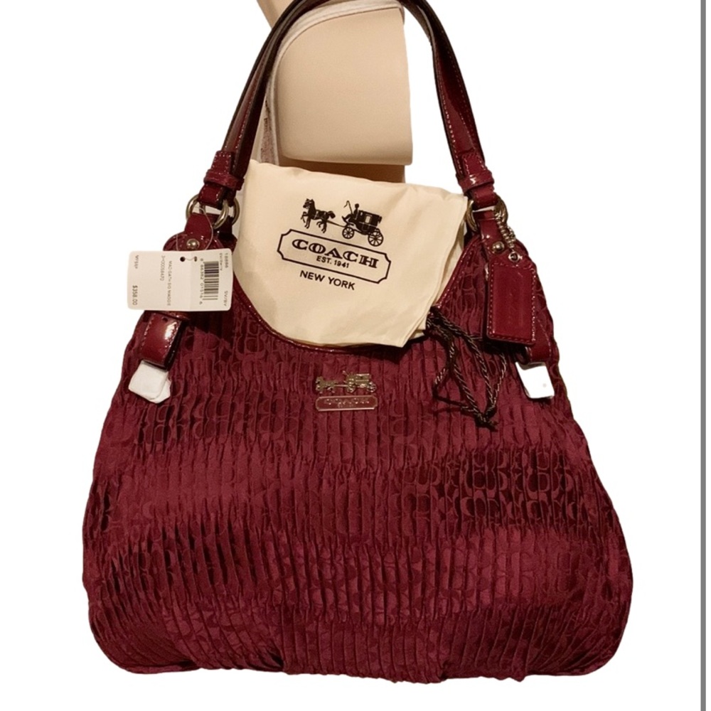 🌻COACH 18886 🌻 BERRY MADISON GATHERED PLEATED SIGNATURE LOGO MAGGIE SHOULDER